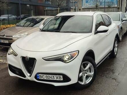 Белый Альфа Ромео Стелвио, объемом двигателя 2 л и пробегом 87 тыс. км за 21900 $, фото 1 на Automoto.ua