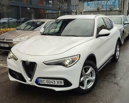 Белый Альфа Ромео Стелвио, объемом двигателя 2 л и пробегом 87 тыс. км за 21900 $, фото 1 на Automoto.ua