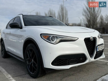Білий Альфа Ромео Стелвіо, об'ємом двигуна 2 л та пробігом 134 тис. км за 26000 $, фото 1 на Automoto.ua