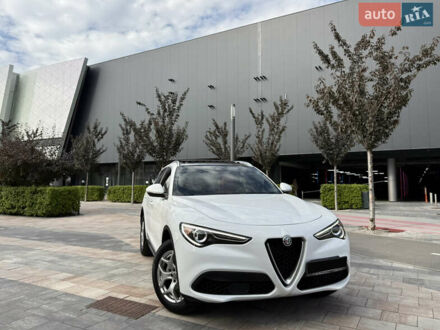 Альфа Ромео Стелвио 2020 в Киеве на Automoto.ua Белый Альфа Ромео Стелвио, объемом двигателя 2 л и пробегом 48 тыс. км за 29900 $, фото 1 на Automoto.ua