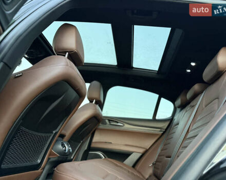 Чорний Альфа Ромео Стелвіо, об'ємом двигуна 2 л та пробігом 67 тис. км за 18500 $, фото 21 на Automoto.ua