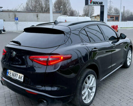 Чорний Альфа Ромео Стелвіо, об'ємом двигуна 2 л та пробігом 68 тис. км за 20900 $, фото 5 на Automoto.ua