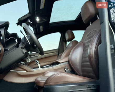 Чорний Альфа Ромео Стелвіо, об'ємом двигуна 2 л та пробігом 67 тис. км за 18500 $, фото 13 на Automoto.ua