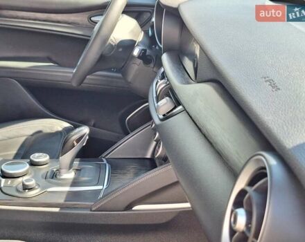 Черный Альфа Ромео Стелвио, объемом двигателя 2 л и пробегом 92 тыс. км за 23000 $, фото 34 на Automoto.ua