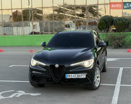 Чорний Альфа Ромео Стелвіо, об'ємом двигуна 2 л та пробігом 67 тис. км за 18500 $, фото 2 на Automoto.ua