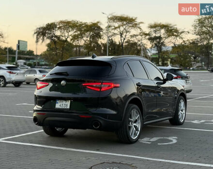 Чорний Альфа Ромео Стелвіо, об'ємом двигуна 2 л та пробігом 67 тис. км за 18500 $, фото 39 на Automoto.ua