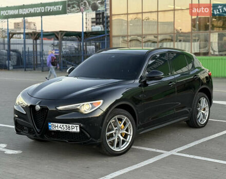 Чорний Альфа Ромео Стелвіо, об'ємом двигуна 2 л та пробігом 67 тис. км за 18500 $, фото 5 на Automoto.ua