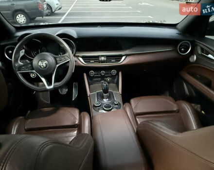 Чорний Альфа Ромео Стелвіо, об'ємом двигуна 2 л та пробігом 67 тис. км за 18500 $, фото 30 на Automoto.ua