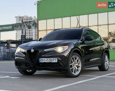 Чорний Альфа Ромео Стелвіо, об'ємом двигуна 2 л та пробігом 67 тис. км за 18500 $, фото 4 на Automoto.ua