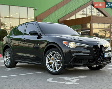 Чорний Альфа Ромео Стелвіо, об'ємом двигуна 2 л та пробігом 67 тис. км за 18500 $, фото 7 на Automoto.ua
