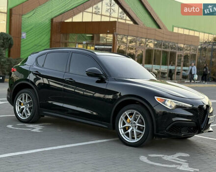 Чорний Альфа Ромео Стелвіо, об'ємом двигуна 2 л та пробігом 67 тис. км за 18500 $, фото 9 на Automoto.ua