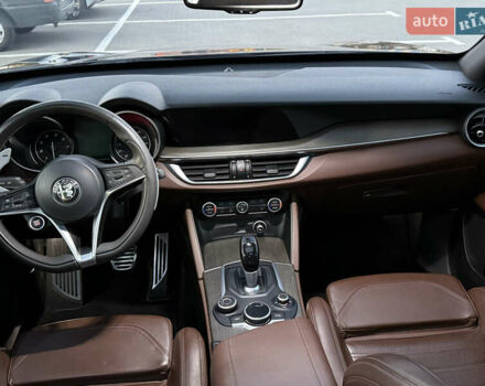 Чорний Альфа Ромео Стелвіо, об'ємом двигуна 2 л та пробігом 67 тис. км за 18500 $, фото 29 на Automoto.ua