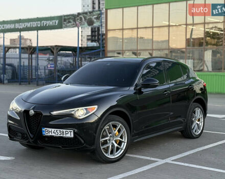 Чорний Альфа Ромео Стелвіо, об'ємом двигуна 2 л та пробігом 67 тис. км за 18500 $, фото 3 на Automoto.ua