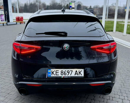 Чорний Альфа Ромео Стелвіо, об'ємом двигуна 2 л та пробігом 68 тис. км за 20900 $, фото 4 на Automoto.ua