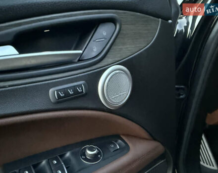 Чорний Альфа Ромео Стелвіо, об'ємом двигуна 2 л та пробігом 67 тис. км за 18500 $, фото 31 на Automoto.ua