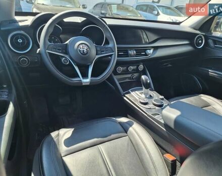 Черный Альфа Ромео Стелвио, объемом двигателя 2 л и пробегом 92 тыс. км за 23000 $, фото 19 на Automoto.ua
