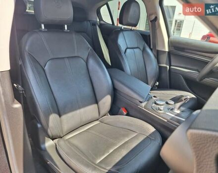 Черный Альфа Ромео Стелвио, объемом двигателя 2 л и пробегом 92 тыс. км за 23000 $, фото 31 на Automoto.ua