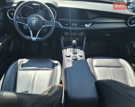 Черный Альфа Ромео Стелвио, объемом двигателя 2 л и пробегом 92 тыс. км за 23000 $, фото 20 на Automoto.ua