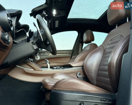 Чорний Альфа Ромео Стелвіо, об'ємом двигуна 2 л та пробігом 67 тис. км за 18500 $, фото 14 на Automoto.ua