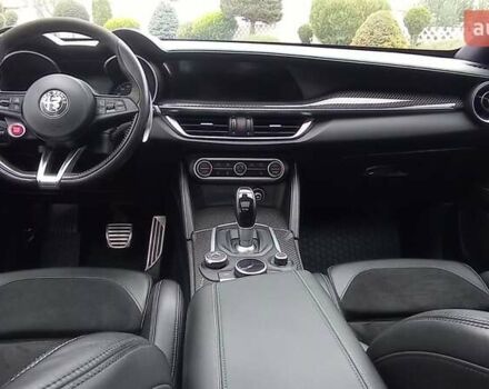 Черный Альфа Ромео Стелвио, объемом двигателя 2.89 л и пробегом 96 тыс. км за 35550 $, фото 38 на Automoto.ua