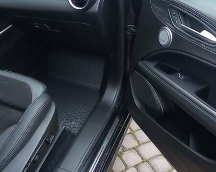 Черный Альфа Ромео Стелвио, объемом двигателя 2.89 л и пробегом 96 тыс. км за 35550 $, фото 31 на Automoto.ua