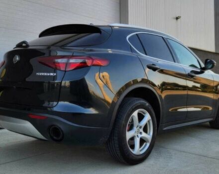 Черный Альфа Ромео Стелвио, объемом двигателя 2 л и пробегом 46 тыс. км за 5600 $, фото 4 на Automoto.ua