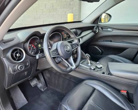 Черный Альфа Ромео Стелвио, объемом двигателя 2 л и пробегом 46 тыс. км за 5600 $, фото 9 на Automoto.ua