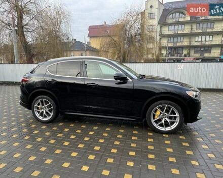 Чорний Альфа Ромео Стелвіо, об'ємом двигуна 2 л та пробігом 124 тис. км за 19400 $, фото 5 на Automoto.ua