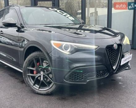 Чорний Альфа Ромео Стелвіо, об'ємом двигуна 2 л та пробігом 129 тис. км за 24990 $, фото 1 на Automoto.ua