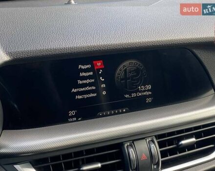 Альфа Ромео Стелвио 2019 в Киеве на Automoto.ua Черный Альфа Ромео Стелвио, объемом двигателя 2 л и пробегом 129 тыс. км за 24990 $, фото 16 на Automoto.ua