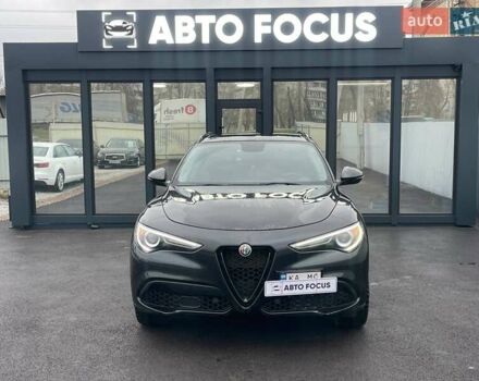 Чорний Альфа Ромео Стелвіо, об'ємом двигуна 2 л та пробігом 129 тис. км за 24990 $, фото 2 на Automoto.ua