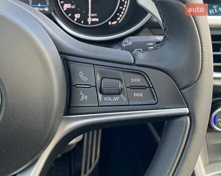 Альфа Ромео Стелвио 2019 в Киеве на Automoto.ua Черный Альфа Ромео Стелвио, объемом двигателя 2 л и пробегом 129 тыс. км за 24990 $, фото 22 на Automoto.ua