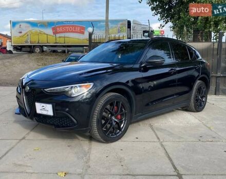 Альфа Ромео Стелвио 2019 в Киеве на Automoto.ua Черный Альфа Ромео Стелвио, объемом двигателя 2 л и пробегом 129 тыс. км за 24990 $, фото 2 на Automoto.ua