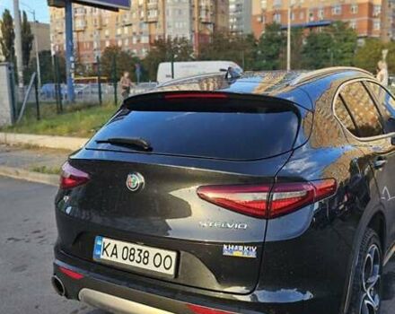 Черный Альфа Ромео Стелвио, объемом двигателя 2 л и пробегом 89 тыс. км за 25900 $, фото 5 на Automoto.ua