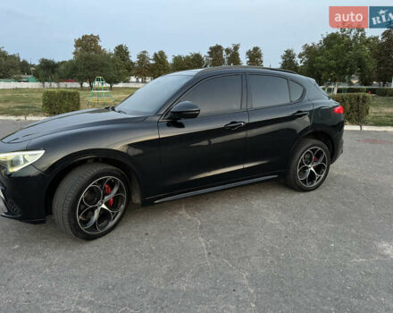 Черный Альфа Ромео Стелвио, объемом двигателя 2 л и пробегом 62 тыс. км за 19800 $, фото 2 на Automoto.ua