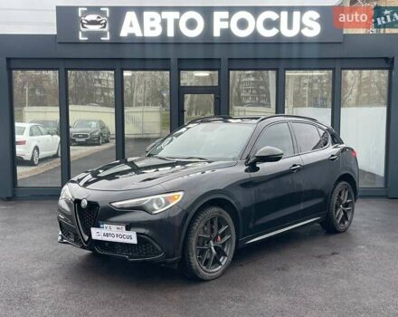 Чорний Альфа Ромео Стелвіо, об'ємом двигуна 2 л та пробігом 129 тис. км за 24990 $, фото 3 на Automoto.ua