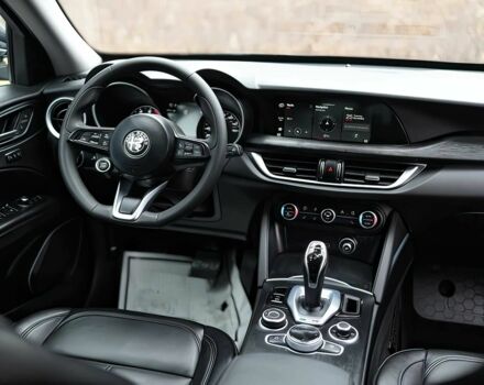 Чорний Альфа Ромео Стелвіо, об'ємом двигуна 2 л та пробігом 42 тис. км за 9900 $, фото 9 на Automoto.ua