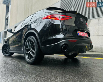 Черный Альфа Ромео Стелвио, объемом двигателя 2 л и пробегом 81 тыс. км за 22000 $, фото 6 на Automoto.ua