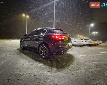 Черный Альфа Ромео Стелвио, объемом двигателя 2 л и пробегом 41 тыс. км за 26500 $, фото 2 на Automoto.ua