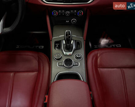 Альфа Ромео Стелвио 2020 в Одессе на Automoto.ua Черный Альфа Ромео Стелвио, объемом двигателя 2 л и пробегом 81 тыс. км за 27900 $, фото 26 на Automoto.ua