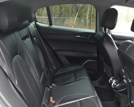 Чорний Альфа Ромео Стелвіо, об'ємом двигуна 2 л та пробігом 42 тис. км за 9900 $, фото 12 на Automoto.ua