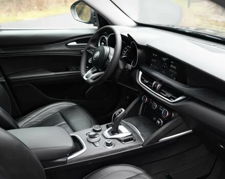 Чорний Альфа Ромео Стелвіо, об'ємом двигуна 2 л та пробігом 42 тис. км за 9900 $, фото 11 на Automoto.ua