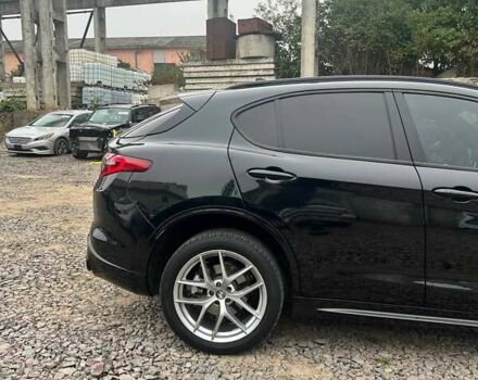 Черный Альфа Ромео Стелвио, объемом двигателя 2 л и пробегом 41 тыс. км за 27900 $, фото 2 на Automoto.ua