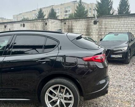 Черный Альфа Ромео Стелвио, объемом двигателя 2 л и пробегом 41 тыс. км за 27900 $, фото 4 на Automoto.ua