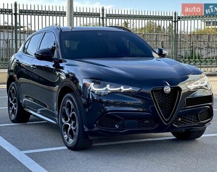 Чорний Альфа Ромео Стелвіо, об'ємом двигуна 2 л та пробігом 25 тис. км за 45500 $, фото 3 на Automoto.ua