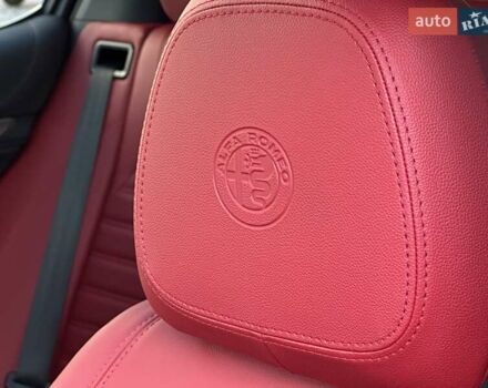 Чорний Альфа Ромео Стелвіо, об'ємом двигуна 2 л та пробігом 25 тис. км за 45500 $, фото 28 на Automoto.ua