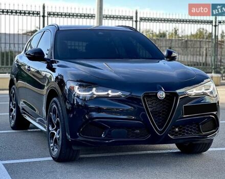 Чорний Альфа Ромео Стелвіо, об'ємом двигуна 2 л та пробігом 25 тис. км за 45500 $, фото 4 на Automoto.ua