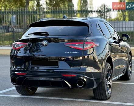 Чорний Альфа Ромео Стелвіо, об'ємом двигуна 2 л та пробігом 25 тис. км за 45500 $, фото 12 на Automoto.ua