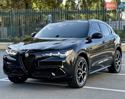 Чорний Альфа Ромео Стелвіо, об'ємом двигуна 2 л та пробігом 25 тис. км за 45500 $, фото 7 на Automoto.ua