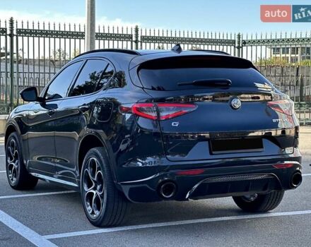 Чорний Альфа Ромео Стелвіо, об'ємом двигуна 2 л та пробігом 25 тис. км за 45500 $, фото 9 на Automoto.ua